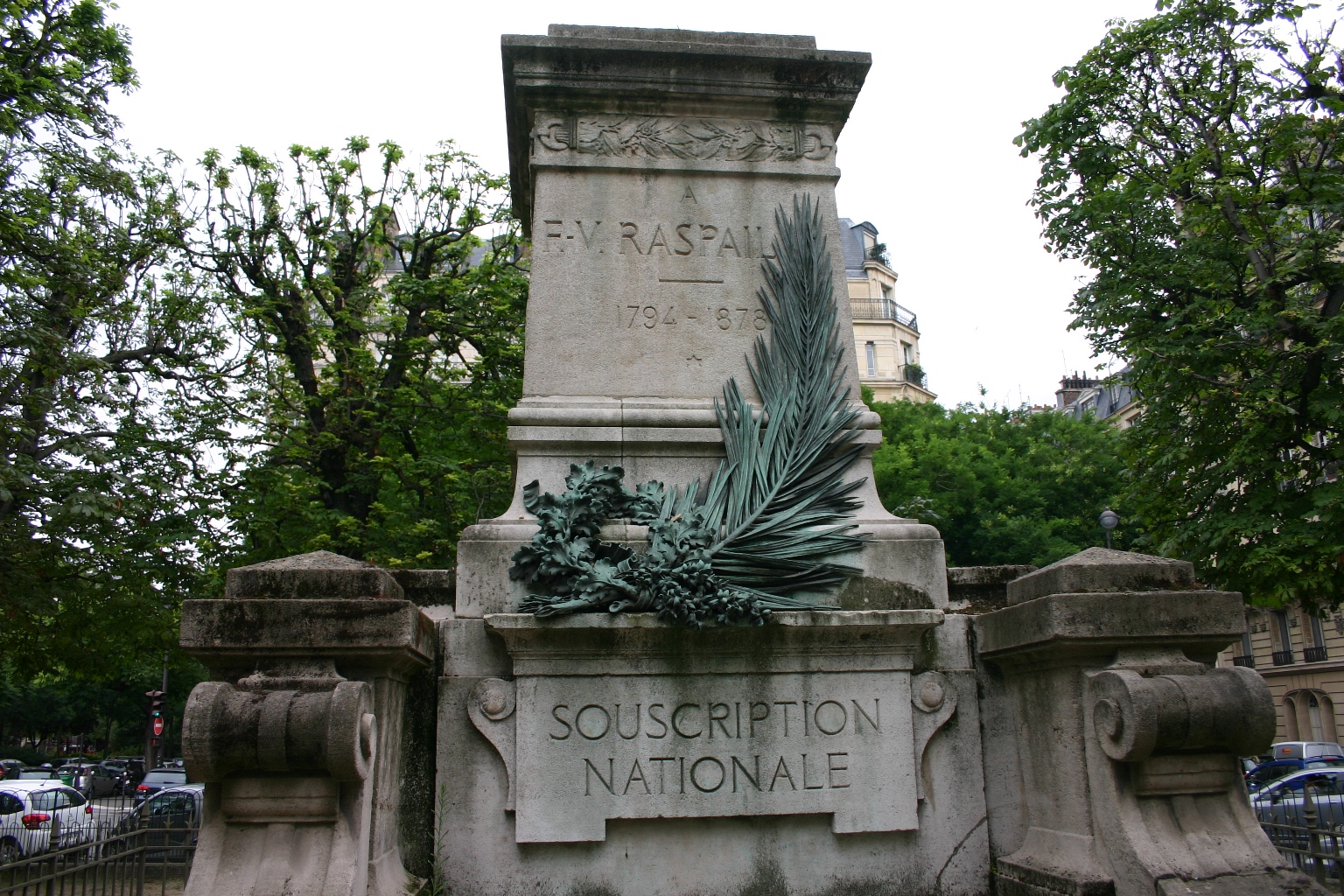 François-Vincent Raspail's mutilated monument, Paris (2).JPG